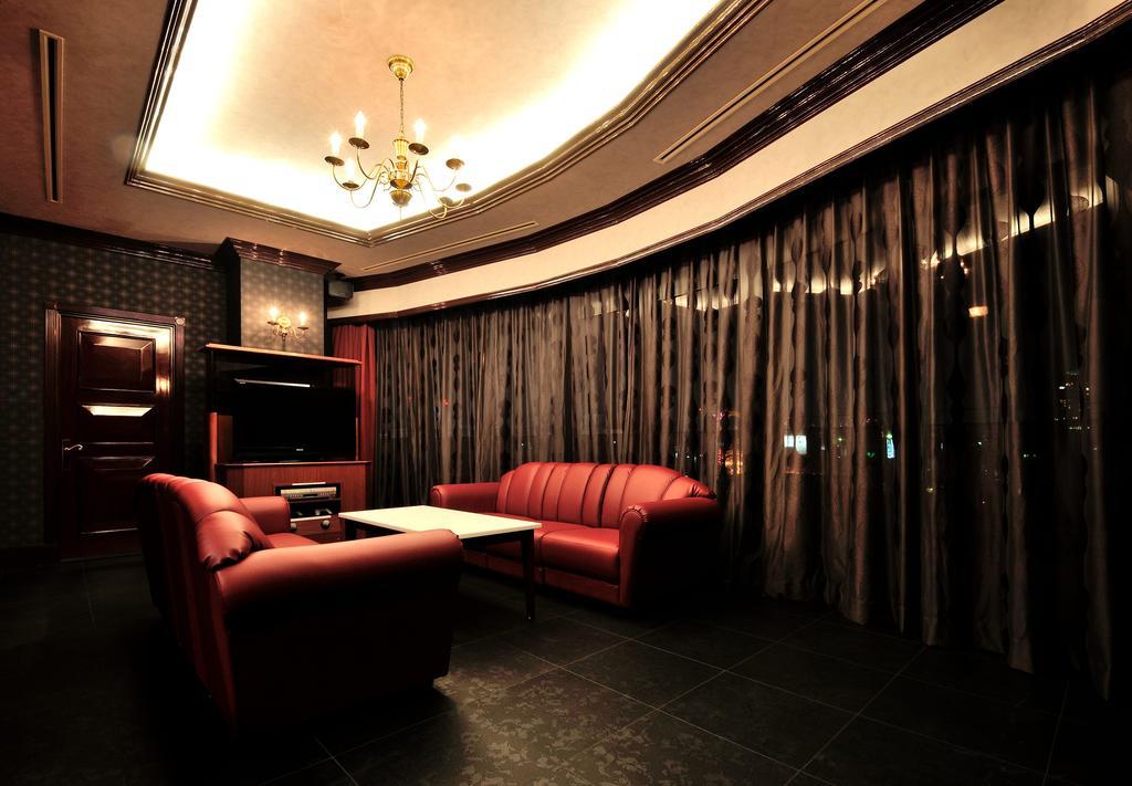Hotel Alps (Adults Only) Осака Екстериор снимка