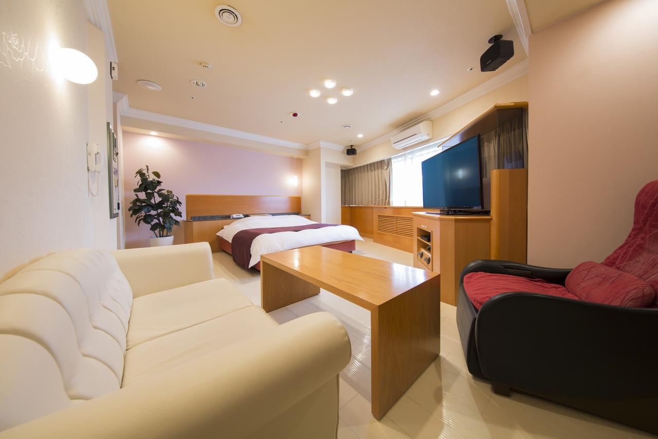 Hotel Alps (Adults Only) Осака Екстериор снимка