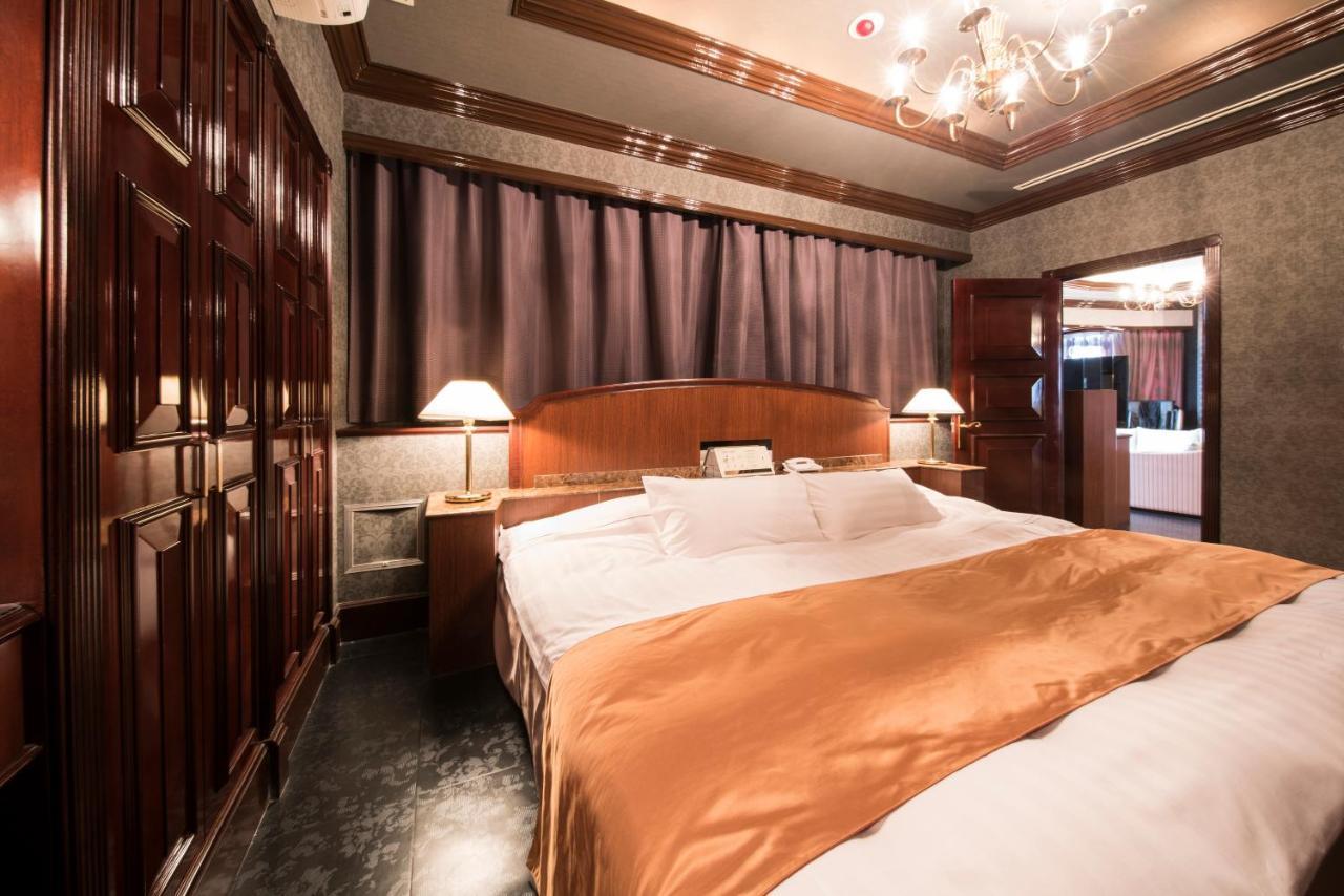 Hotel Alps (Adults Only) Осака Екстериор снимка