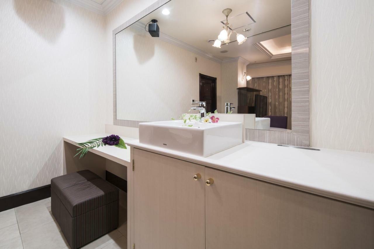 Hotel Alps (Adults Only) Осака Екстериор снимка