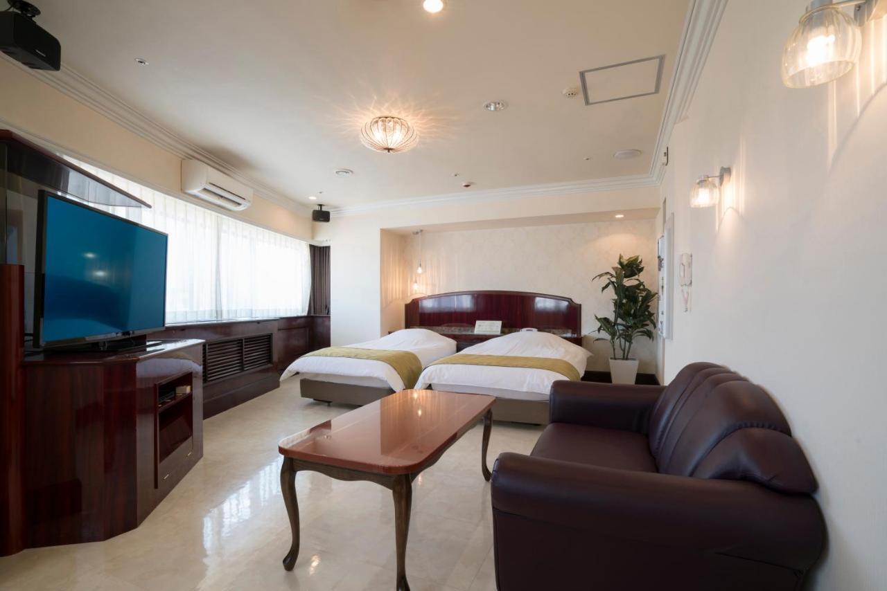 Hotel Alps (Adults Only) Осака Екстериор снимка